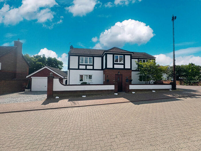 4 Bedroom Detached House For Sale In Meesons Lane, Grays, RM17