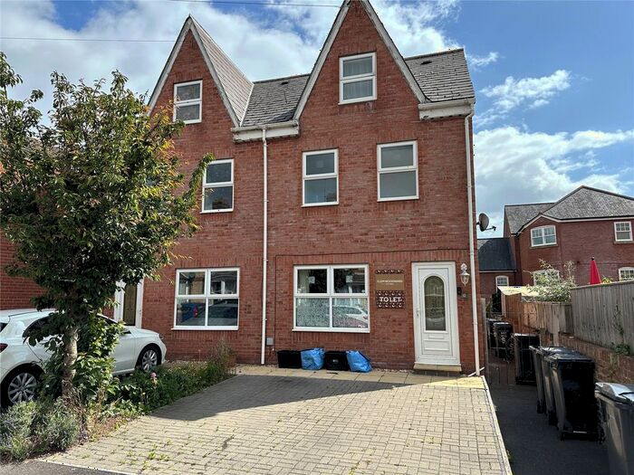 3 Bedroom Semi-Detached House To Rent In Rosebery Street, Taunton, TA2