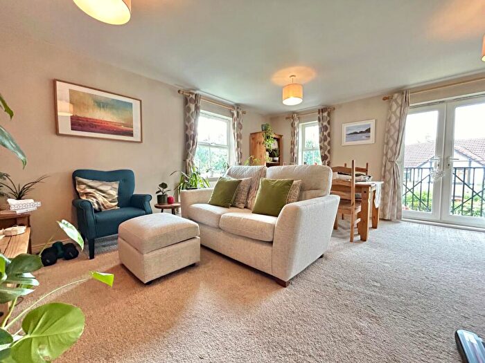 2 Bedroom Flat To Rent In Woodlea Lane, Meanwood, Leeds, LS6