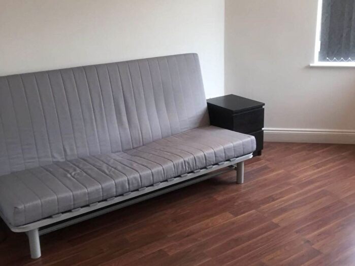 Studio To Rent In Gunnersbury Avenue, London, W3