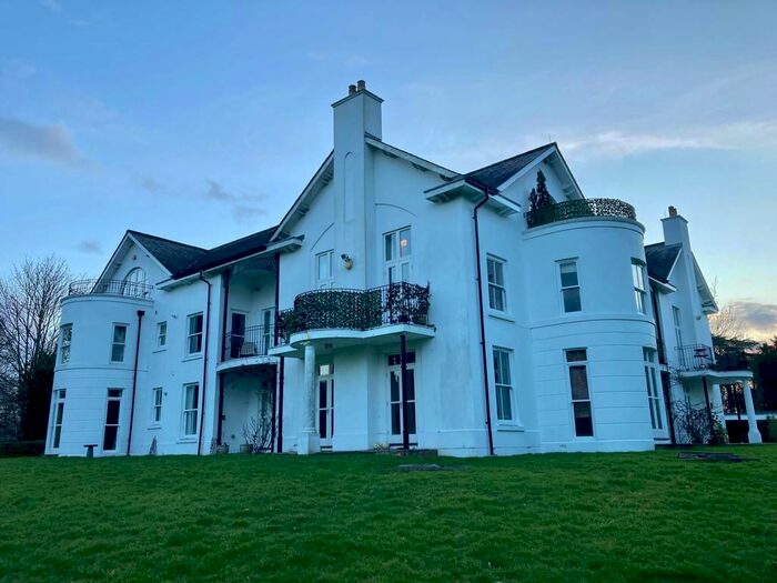 2 Bedroom Apartment To Rent In London Road, Reigate, RH2