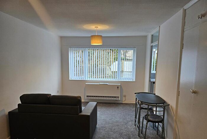Studio To Rent In Flat, Hallam Chase, Endcliffe Vale Road, S10
