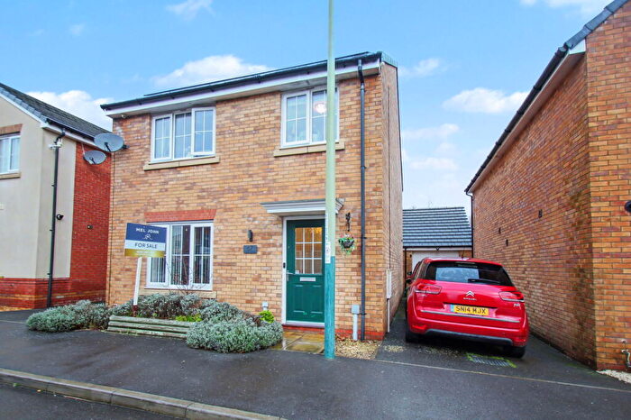 4 Bedroom Detached House For Sale In Waun Draw, Caerphilly, CF83