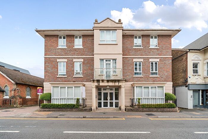 2 Bedroom Flat To Rent In York Road, Maidenhead, SL6