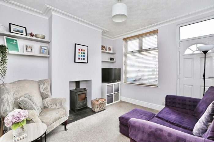 2 Bedroom Terraced House For Sale In Aisthorpe Road, Woodseats, Sheffield, S8