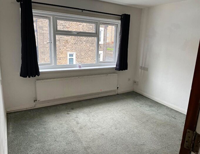 1 Bedroom Flat To Rent In Chapel Street, Barnoldswick, Lancashire, BB18