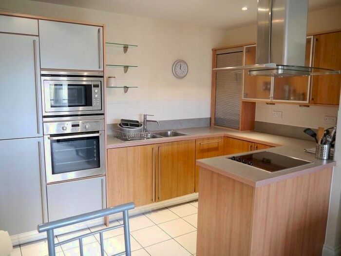 2 Bedroom Flat To Rent In Luscinia View, Napier Road, Reading, Berkshire, RG1