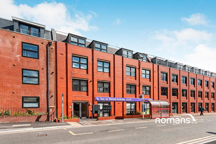 2 Bedroom Flat To Rent In Victoria Road, Aldershot, Hampshire, GU11