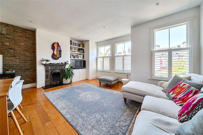 3 Bedroom Flat For Sale In Davis Road, London, W3