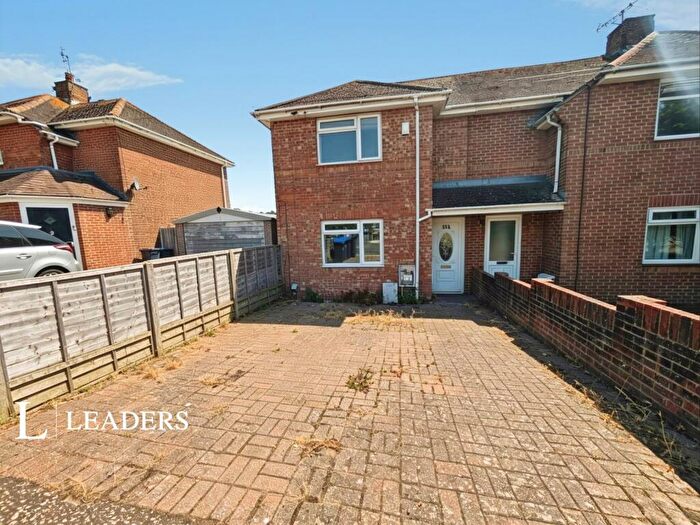 2 Bedroom End Of Terrace House For Sale In Cotswold Road, Worthing, West Sussex, BN13