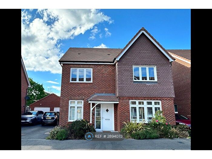 4 Bedroom Detached House To Rent In Allen Way, Reading, RG2