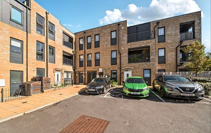 2 Bedroom Flat For Sale In Laundry Close, Croydon, CR0