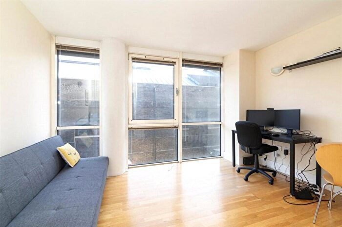 1 Bedroom Apartment To Rent In Artichoke Hill, London, E1W