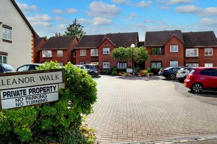 2 Bedroom Flat For Sale In Eleanor Walk, Woburn, Milton Keynes, MK17