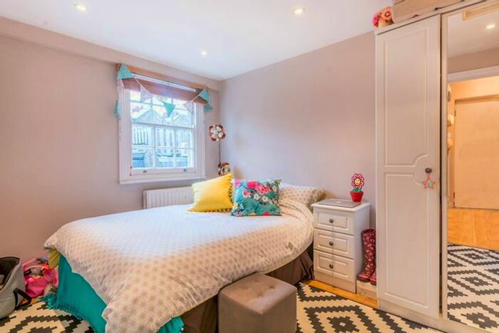 1 Bedroom Flat To Rent In Star Street, Hyde Park Estate, London, W2