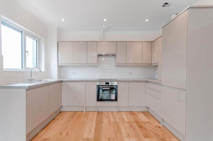 1 Bedroom Flat To Rent In Anerley Park, Crystal Palace, London, SE20