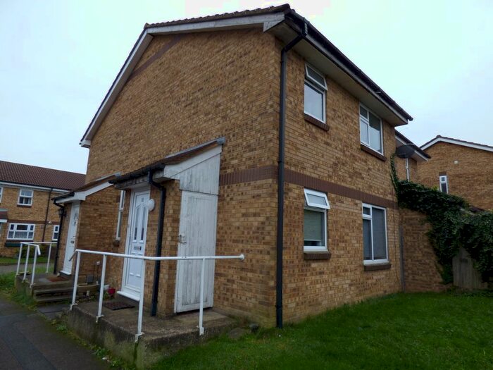 1 Bedroom End Of Terrace House To Rent In Rochford Drive, Luton LU2