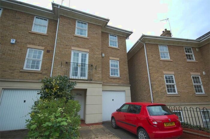 3 Bedroom End Of Terrace House To Rent In Scholars Court, Town Centre, NN1