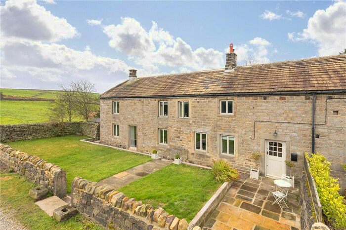 4 Bedroom Semi-Detached House For Sale In High Snowden, Otley, West Yorkshire LS21