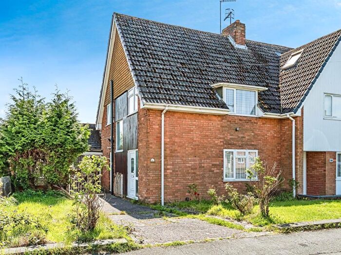 4 Bedroom Semi Detached House To Rent In Russells Hall Road, Dudley, DY1