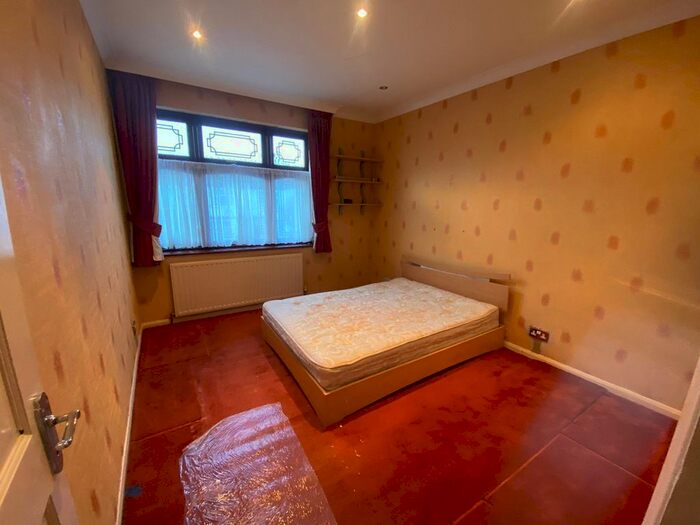 4 Bedroom Terraced House To Rent In Grasmere Gardens, Ilford, Essex, IG4