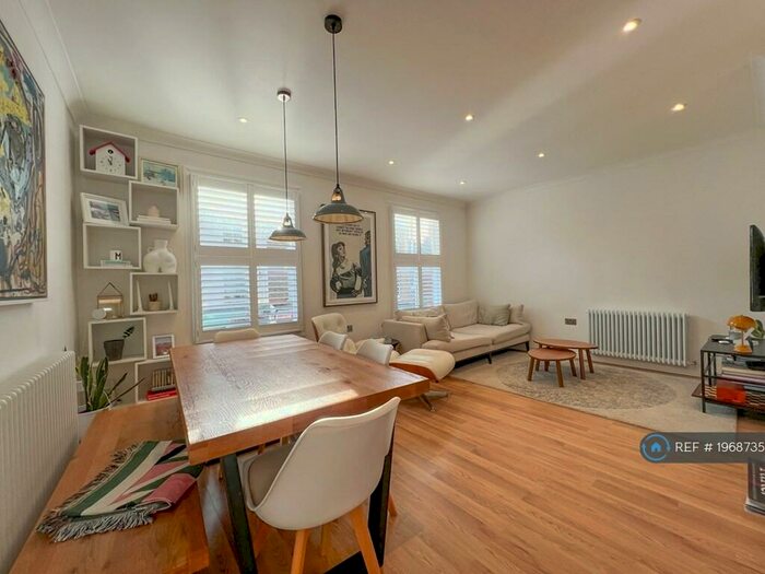 3 Bedroom Maisonette To Rent In Chetwynd Road, London, NW5