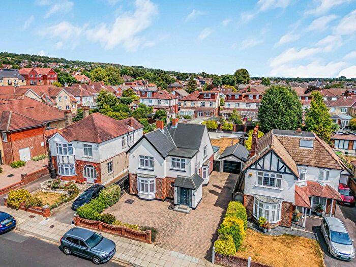 4 Bedroom Detached House For Sale In Drayton, Hampshire, PO6