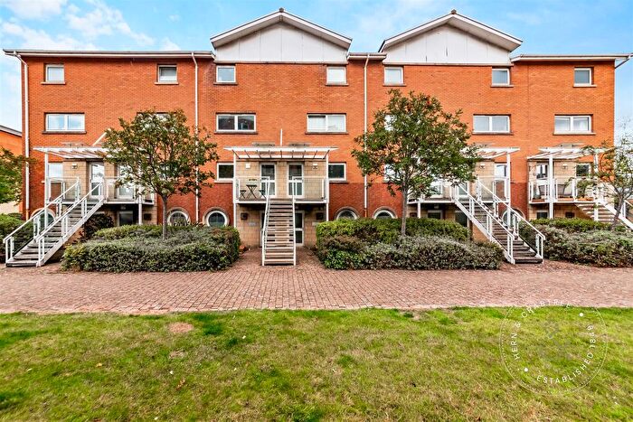 3 Bedroom Town House For Sale In Taliesin Court, Chandlery Way, Cardiff Bay, CF10
