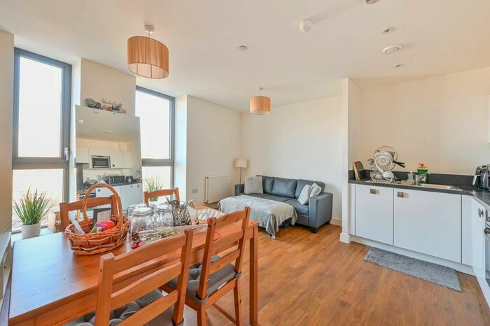 1 Bedroom Flat For Sale In Connaught Heights, Silvertown, London, E16