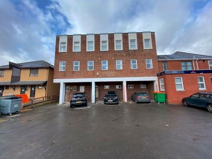 1 Bedroom Flat To Rent In St. Johns Road, SO30