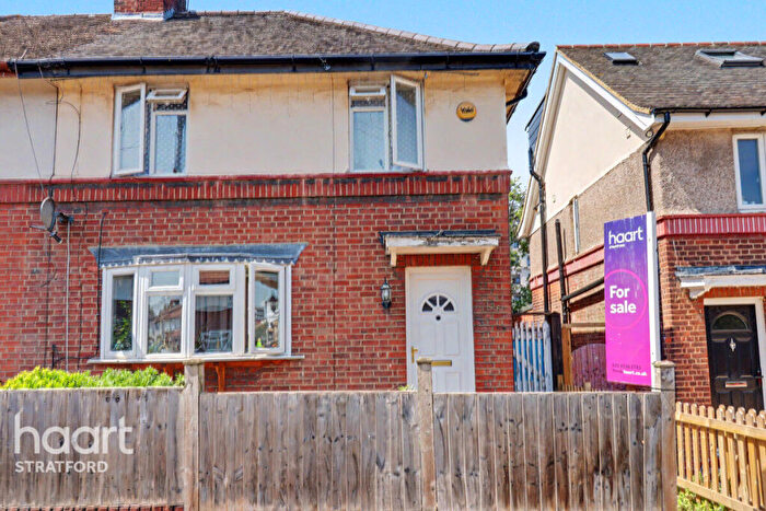 3 Bedroom Semi Detached House For Sale In Bisson Road, London, E15
