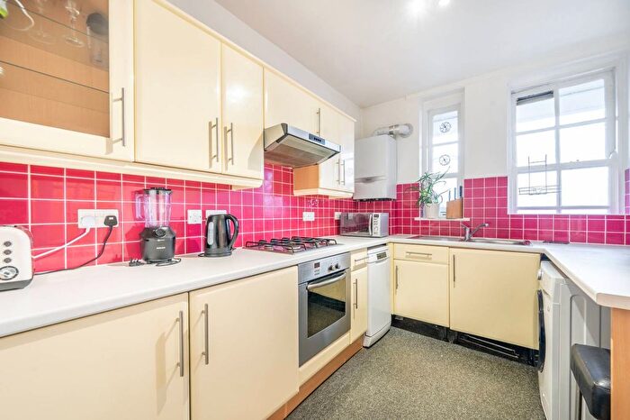 2 Bedroom Flat To Rent In Nottingwood House, Notting Hill, London, W11