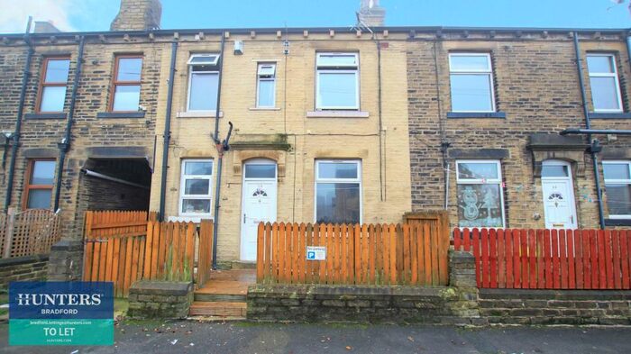 2 Bedroom House To Rent In Lorne Street, Bradford, BD4