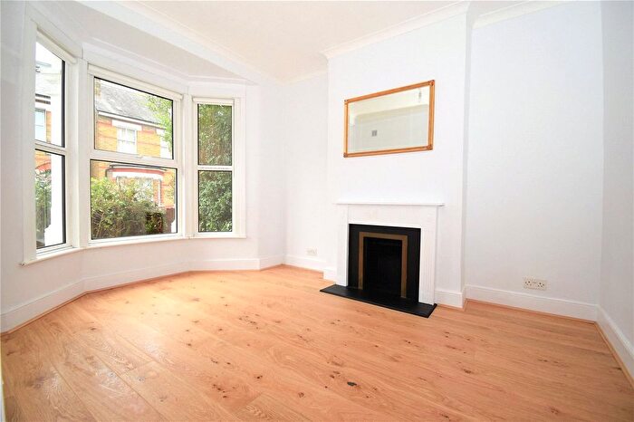 1 Bedroom Flat To Rent In Third Cross Road, Twickenham, TW2