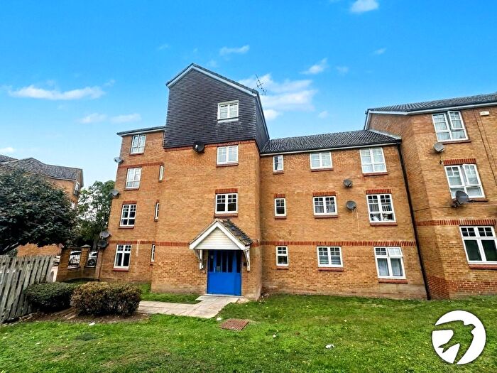 2 Bedroom Flat To Rent In Greenhaven Drive, London, SE28