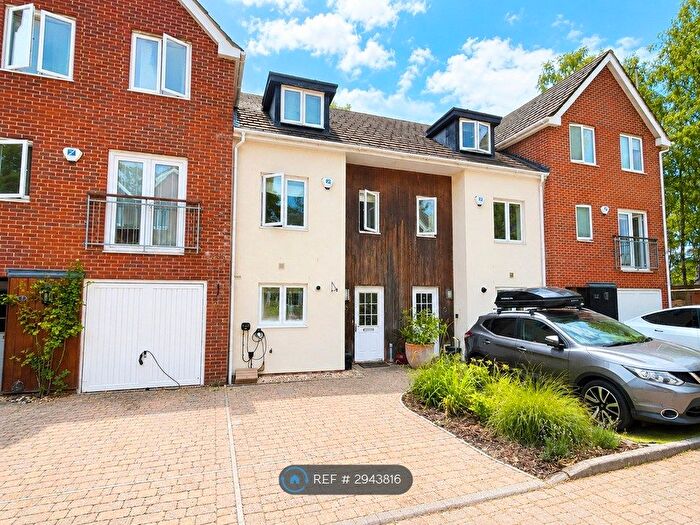 3 Bedroom Terraced House To Rent In Brook Avenue, Ascot, SL5