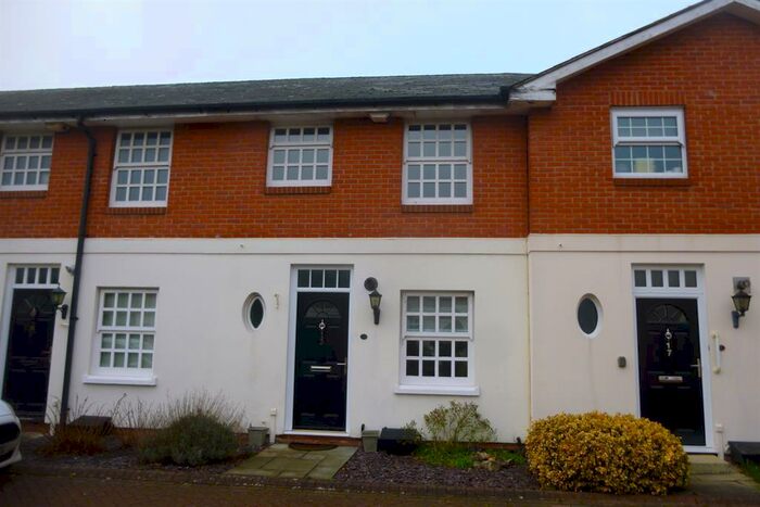 2 Bedroom Town House To Rent In Bedford Court, Bawtry, Doncaster, DN10