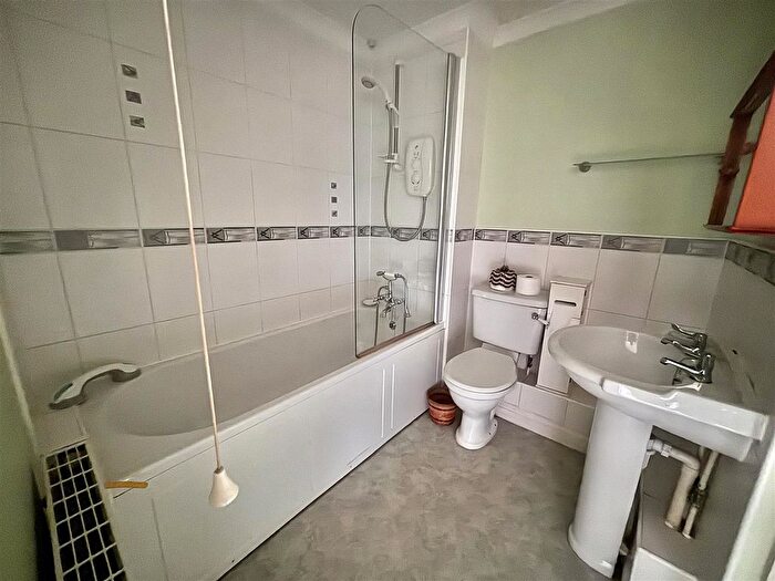 2 Bedroom Flat For Sale In Carlyon Road, St. Austell, PL25