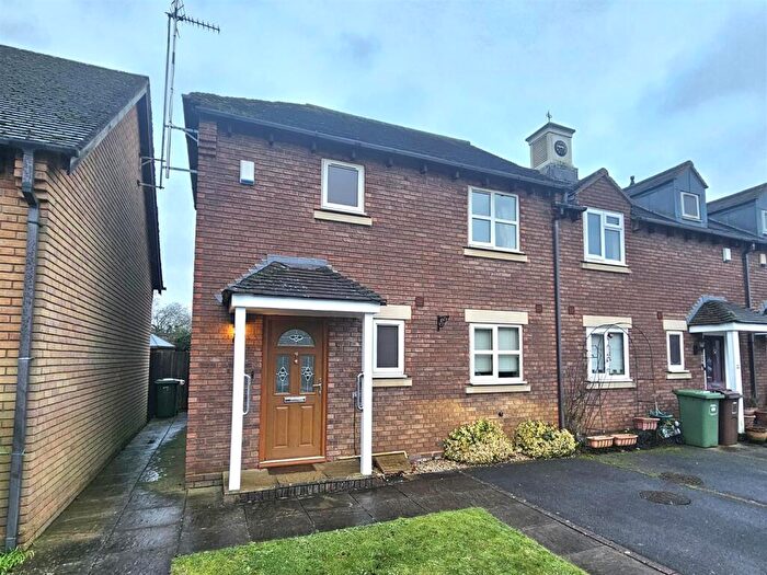 2 Bedroom House For Sale In The Spinney, Solihull, B91