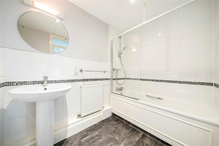 1 Bedroom Flat For Sale In Old Paradise Street, Kennington, SE11