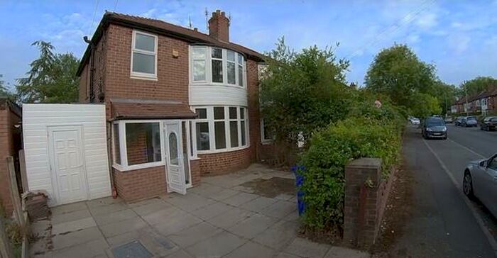 5 Bedroom Semi-Detached House To Rent In Lathom Road, Manchester, M20