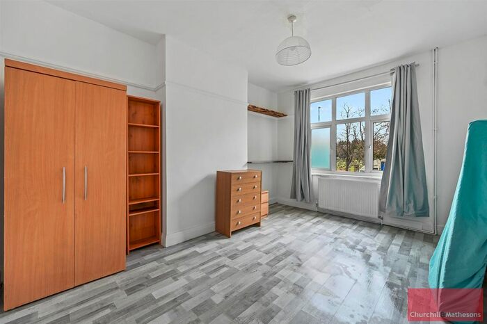 5 Bedroom Terraced House To Rent In Western Avenue, Acton W3
