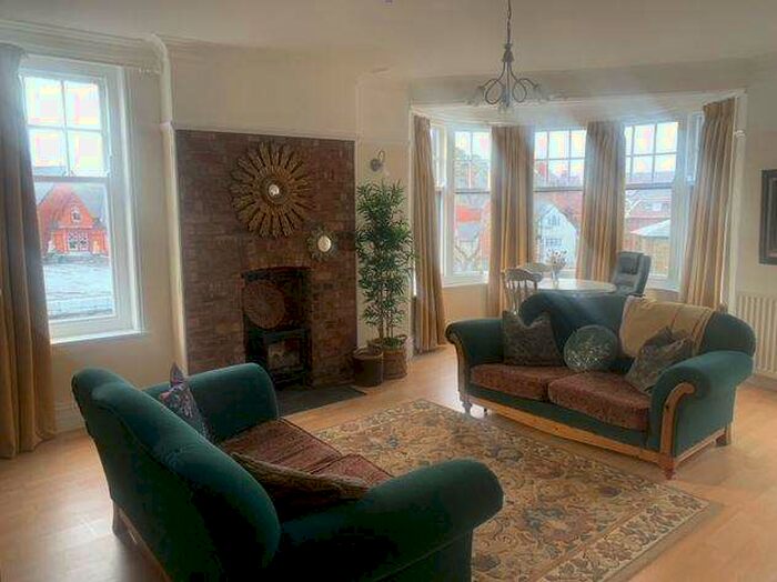 2 Bedroom Apartment To Rent In Llandrindod Wells, Powys, LD1