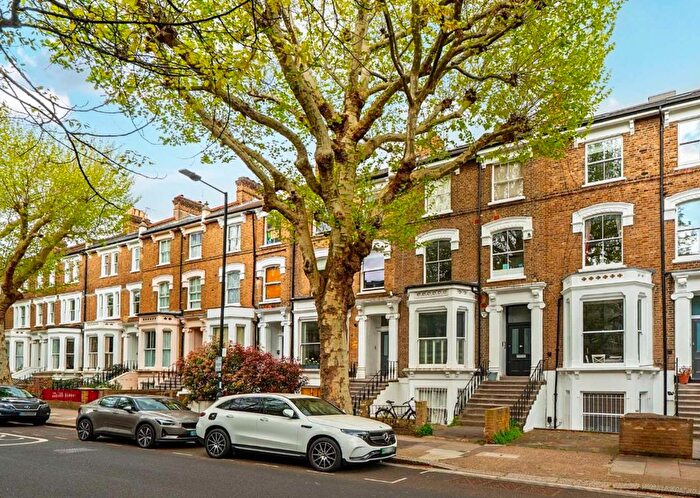 2 Bedroom Flat To Rent In Hammersmith Grove, Hammersmith, London, W6