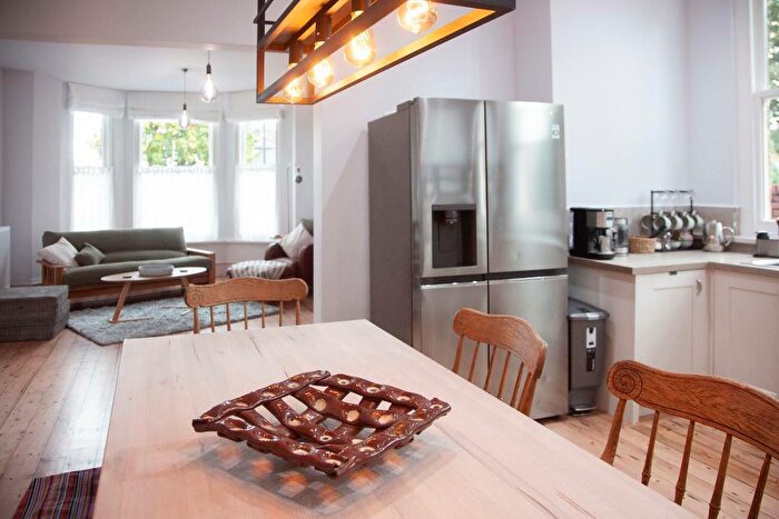 2 Bedroom Apartment To Rent In Upper Chorlton Road, Manchester, M16