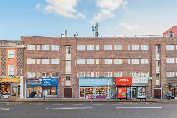 2 Bedroom Apartment To Rent In Green Lane, Northwood, HA6