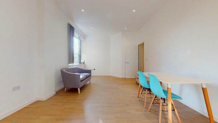 1 Bedroom Flat To Rent In Riverbank Way, Brentford, TW8