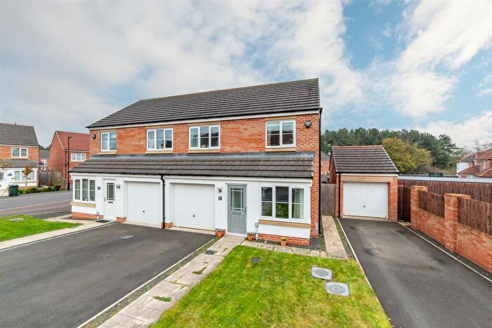 3 Bedroom Semi-Detached House For Sale In Nuthatch Close, Five Mile Park, NE13