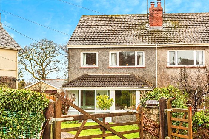 3 Bedroom Semi-Detached House For Sale In Cilonnen Road, Three Crosses, Swansea, SA4