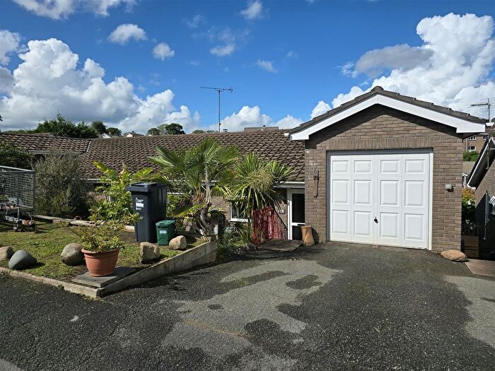 3 Bedroom Bungalow For Sale In Castle Meadows, Launceston, PL15
